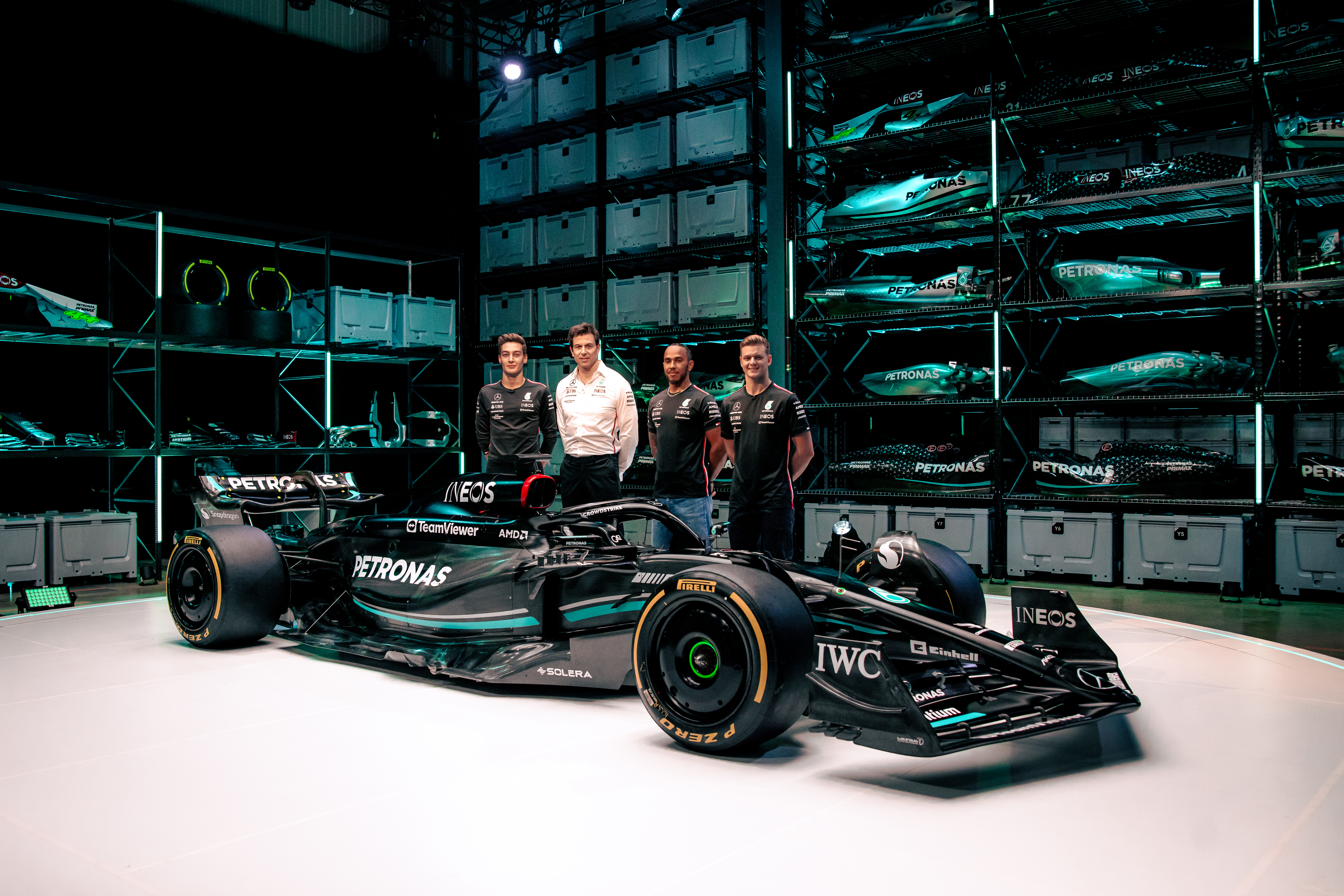 Mercedes vuelve al negro con el nuevo W14 | Memo Lira Mercedes vuelve al negro con el nuevo W14