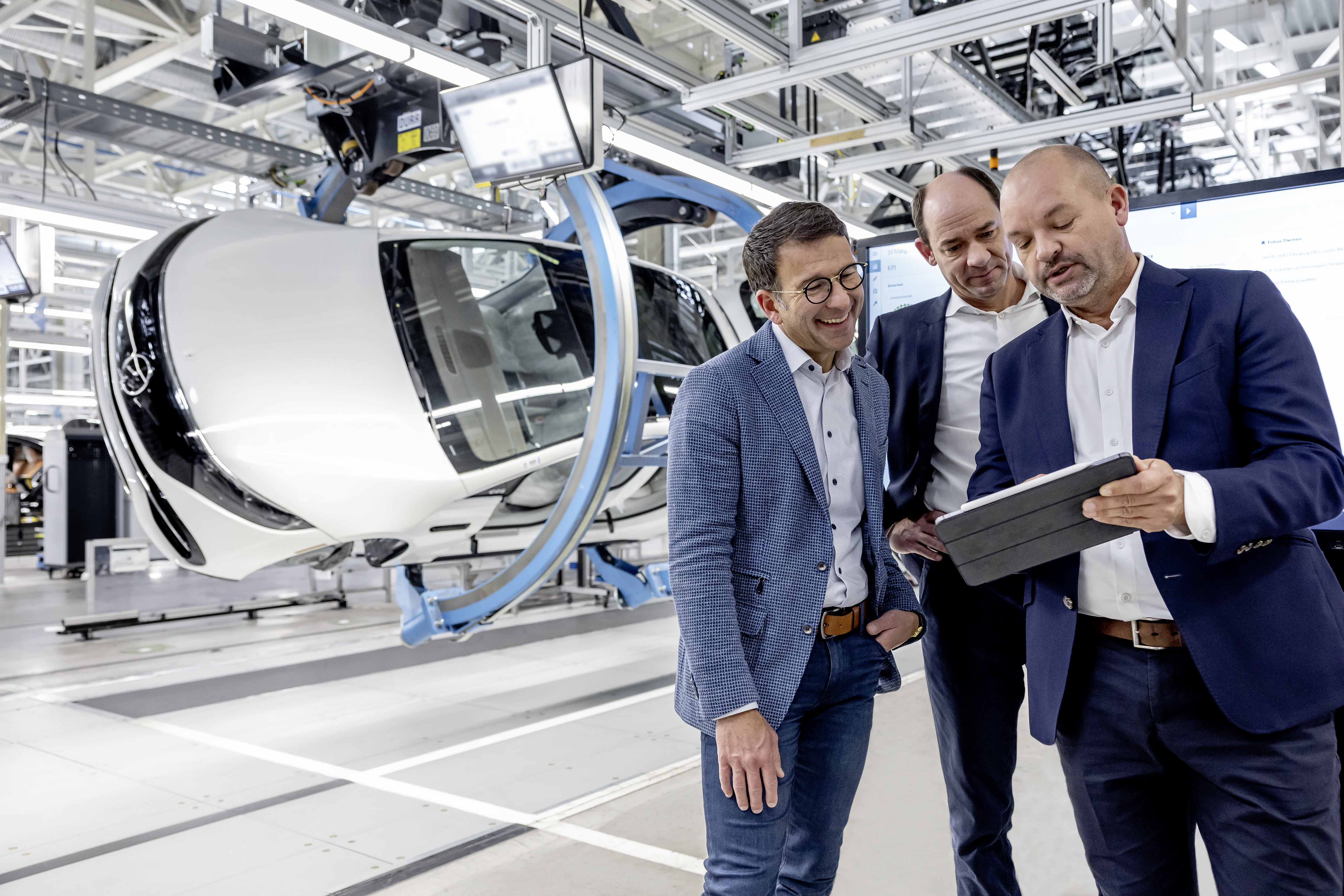 MercedesBenz und Microsoft treiben Effizienz Resilienz und Nachhaltigkeit in der Automobilproduktion voran
MercedesBenz and Microsoft collaborate to boost efficiency resilience and sustainability in car production | Memo Lira