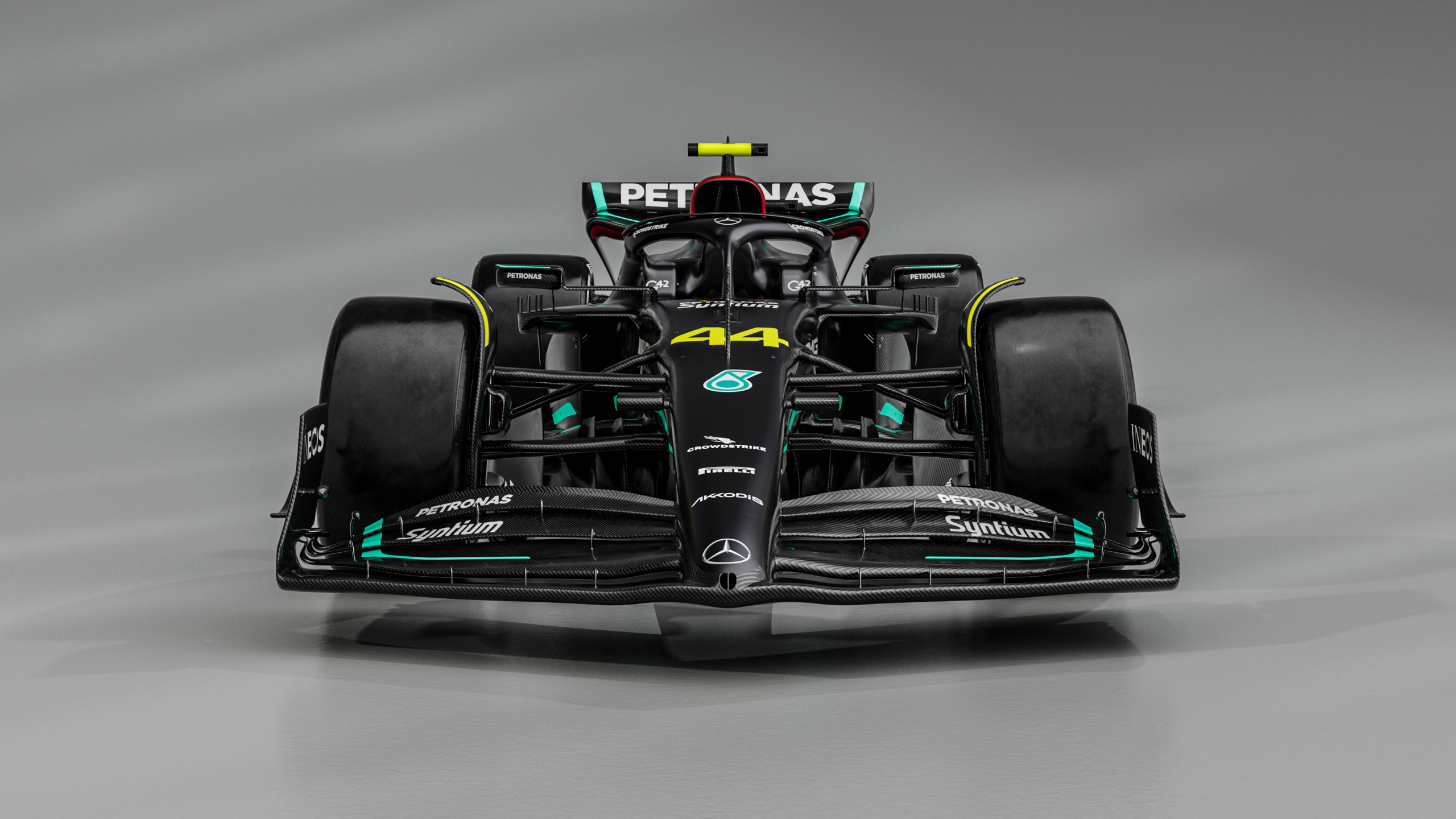 Mercedes vuelve al negro con el nuevo W14 | Memo Lira Mercedes vuelve al negro con el nuevo W14