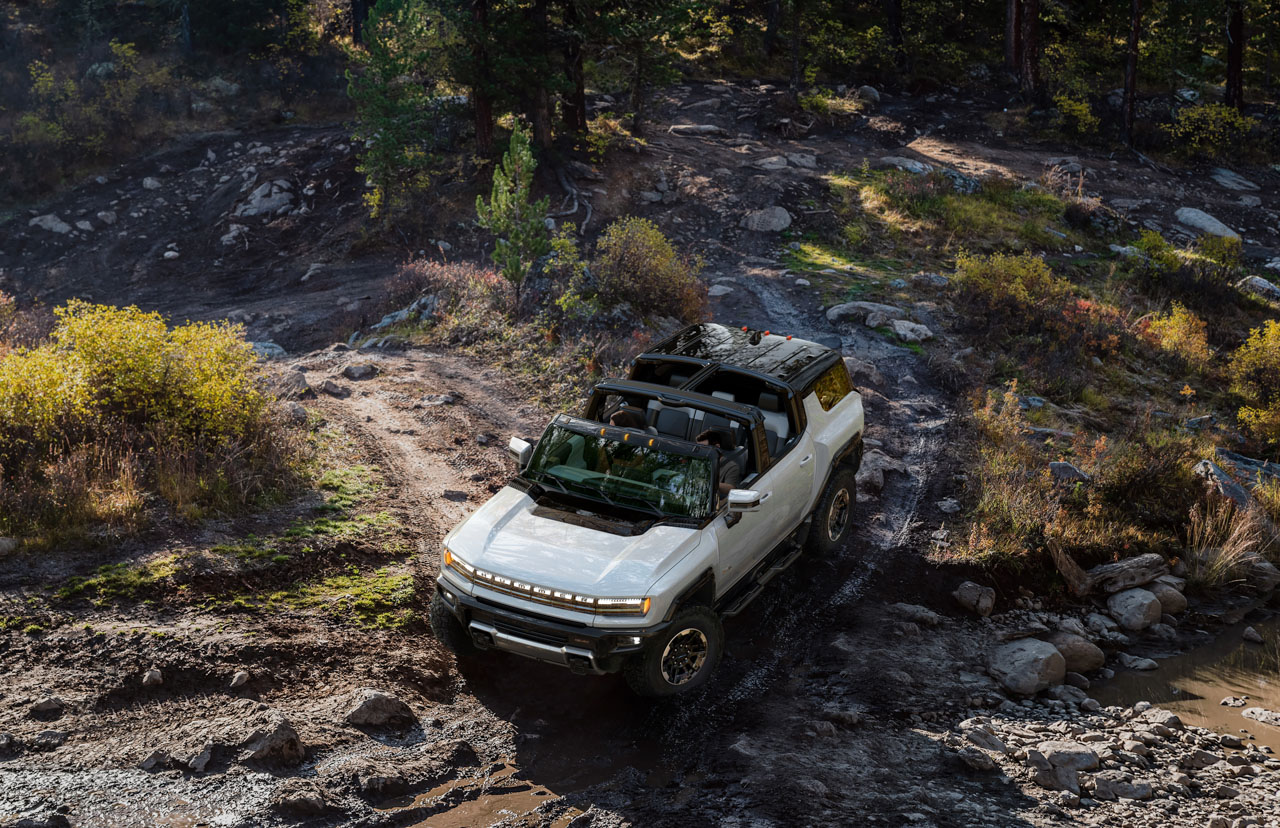 The GMC HUMMER EV SUV completes the HUMMER EV family and feature Memo Lira Sí es real GMC HUMMER EV SUV