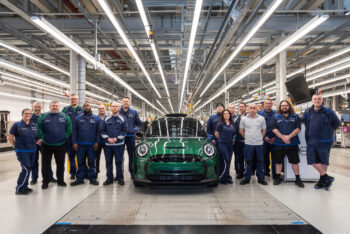 MINI tres puertas alcanza un millón de unidades producidas
