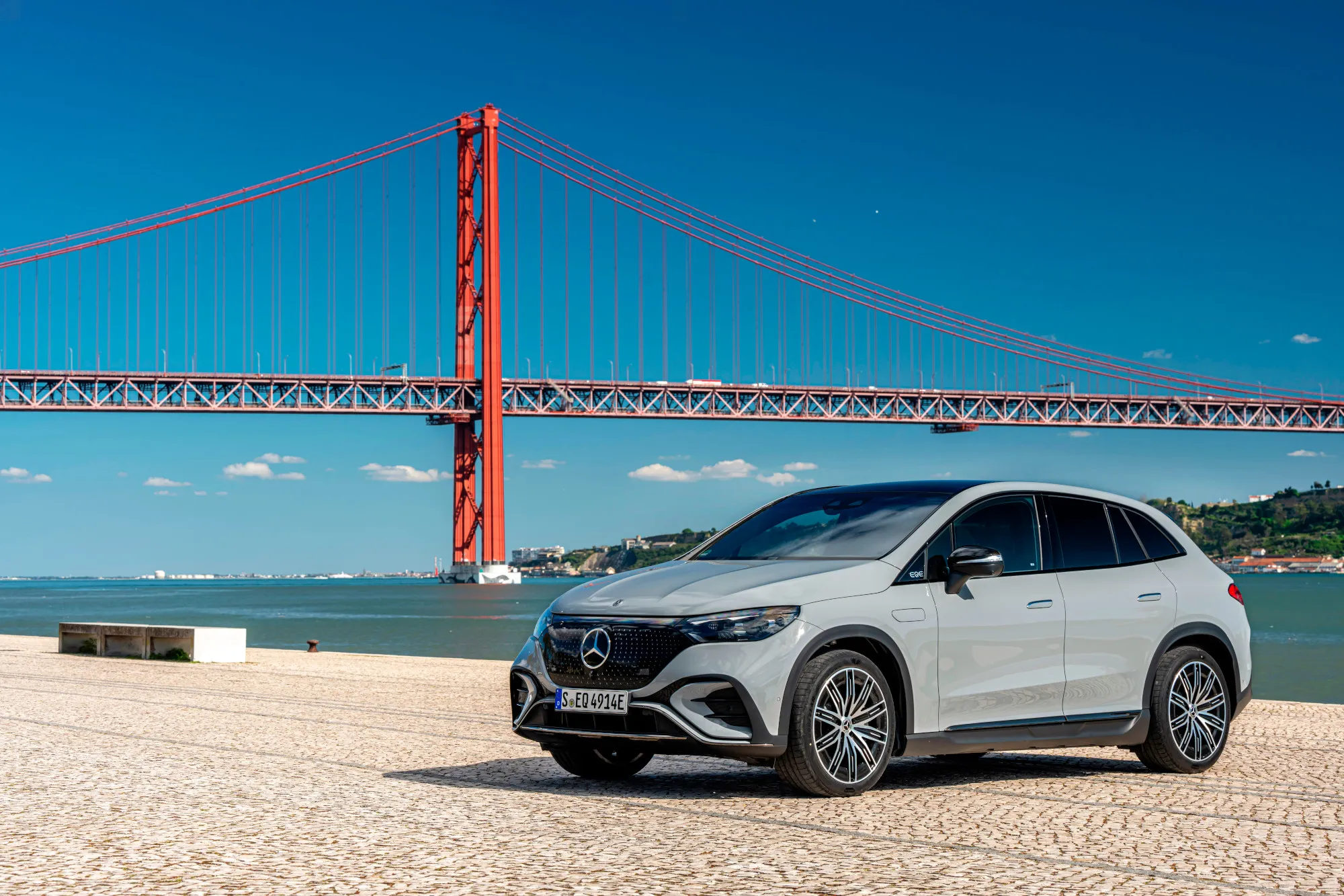 Mercedes-EQ presenta el nuevo EQE SUV