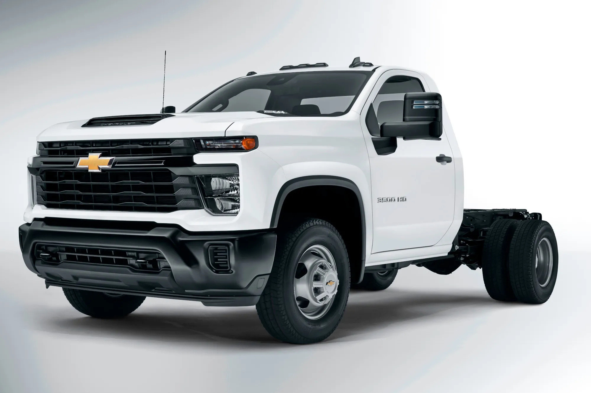 Chevrolet Silverado HD 2024 es más fuerte e imponente
