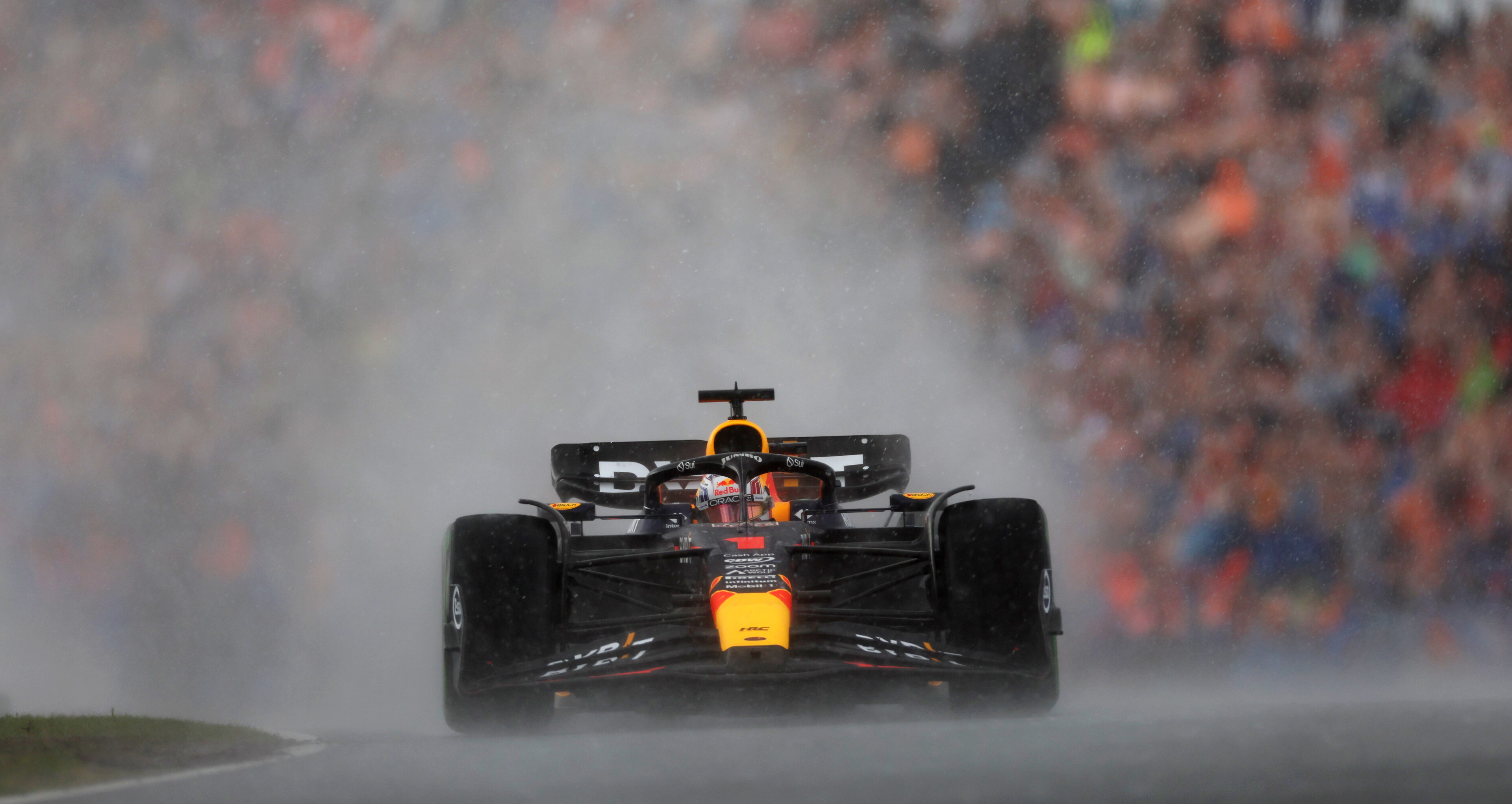 Verstappen gana en Holanda e iguala el récord de victorias consecutivas | Memo Lira Verstappen gana en Holanda e iguala el récord de victorias consecutivas