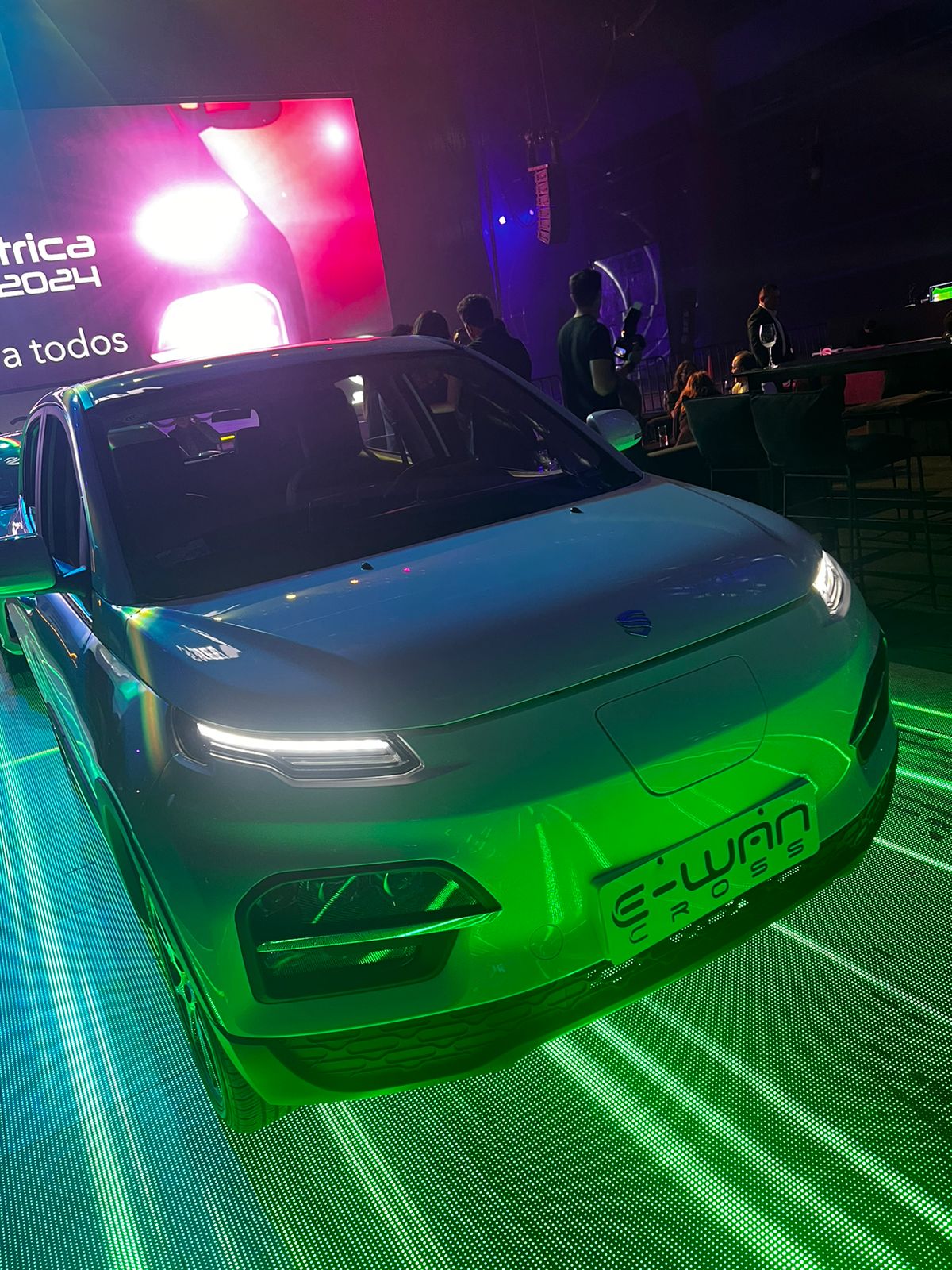 Inicia la guerra por el auto eléctrico más económico SEV