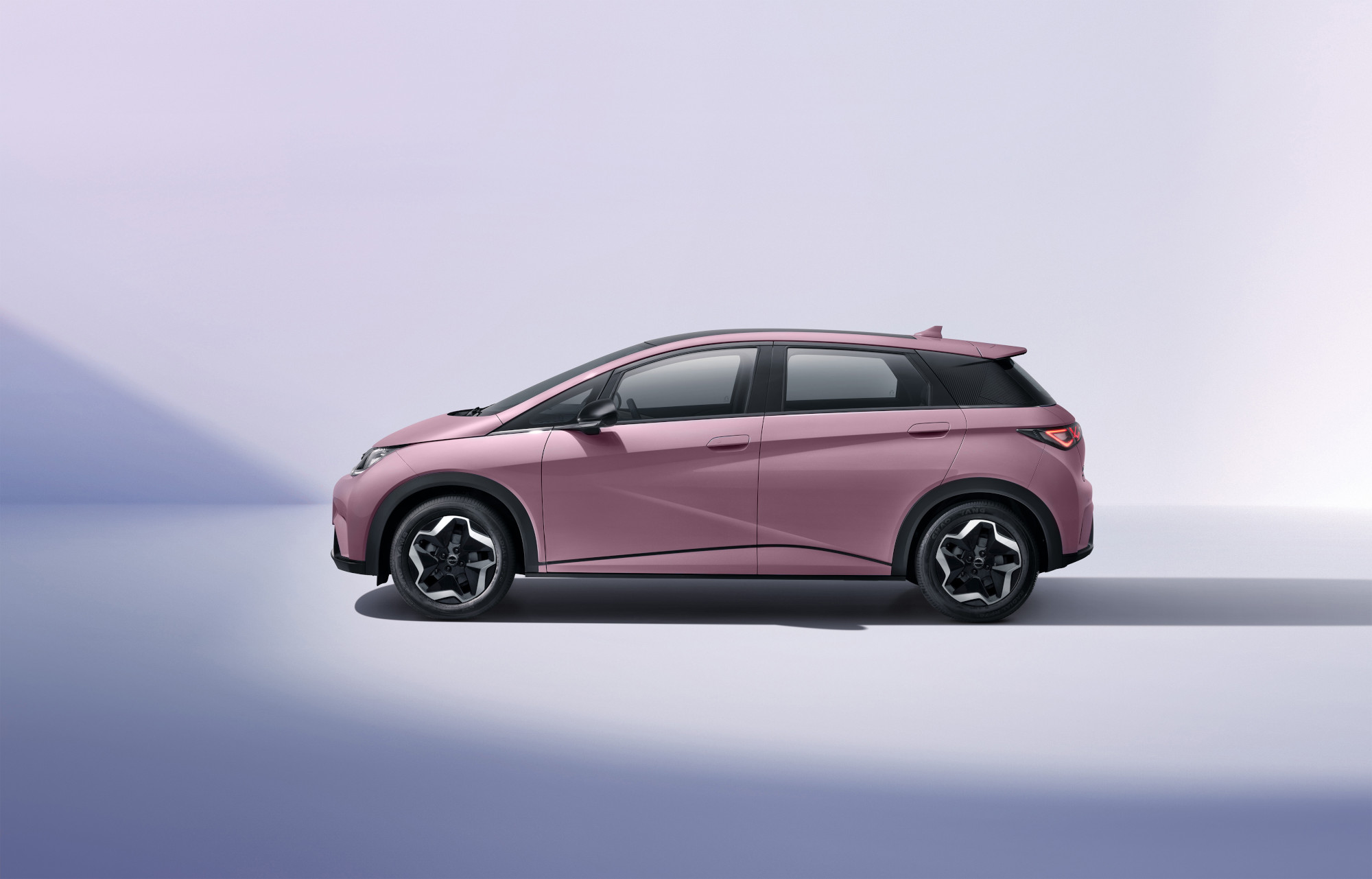 BYD Dolphin | Memo Lira Imagen lateral de BYD Dolphin