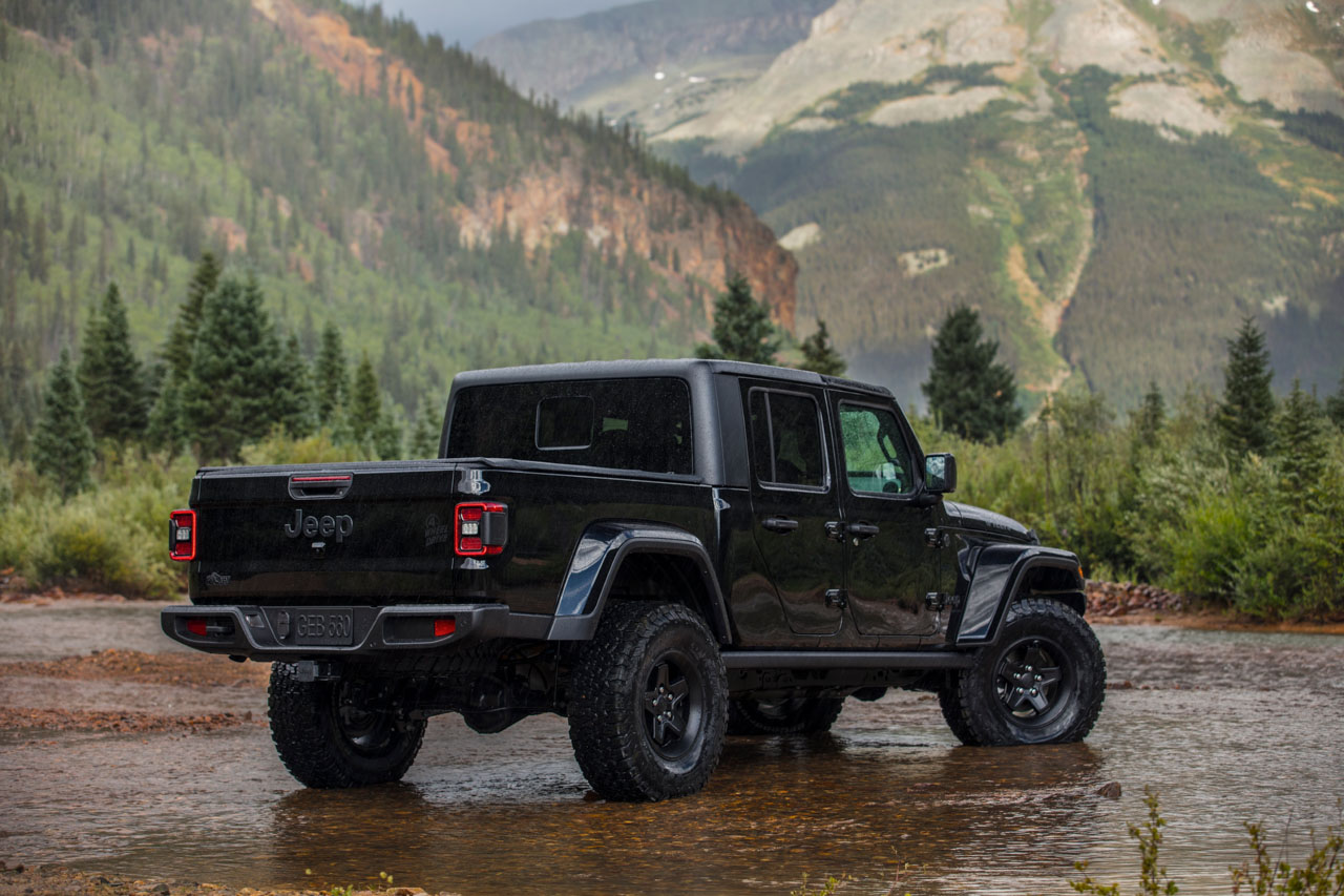 2024 Jeep® Gladiator Willys with upfit package by AEV | Memo Lira Jeep Gladiator se actualiza
