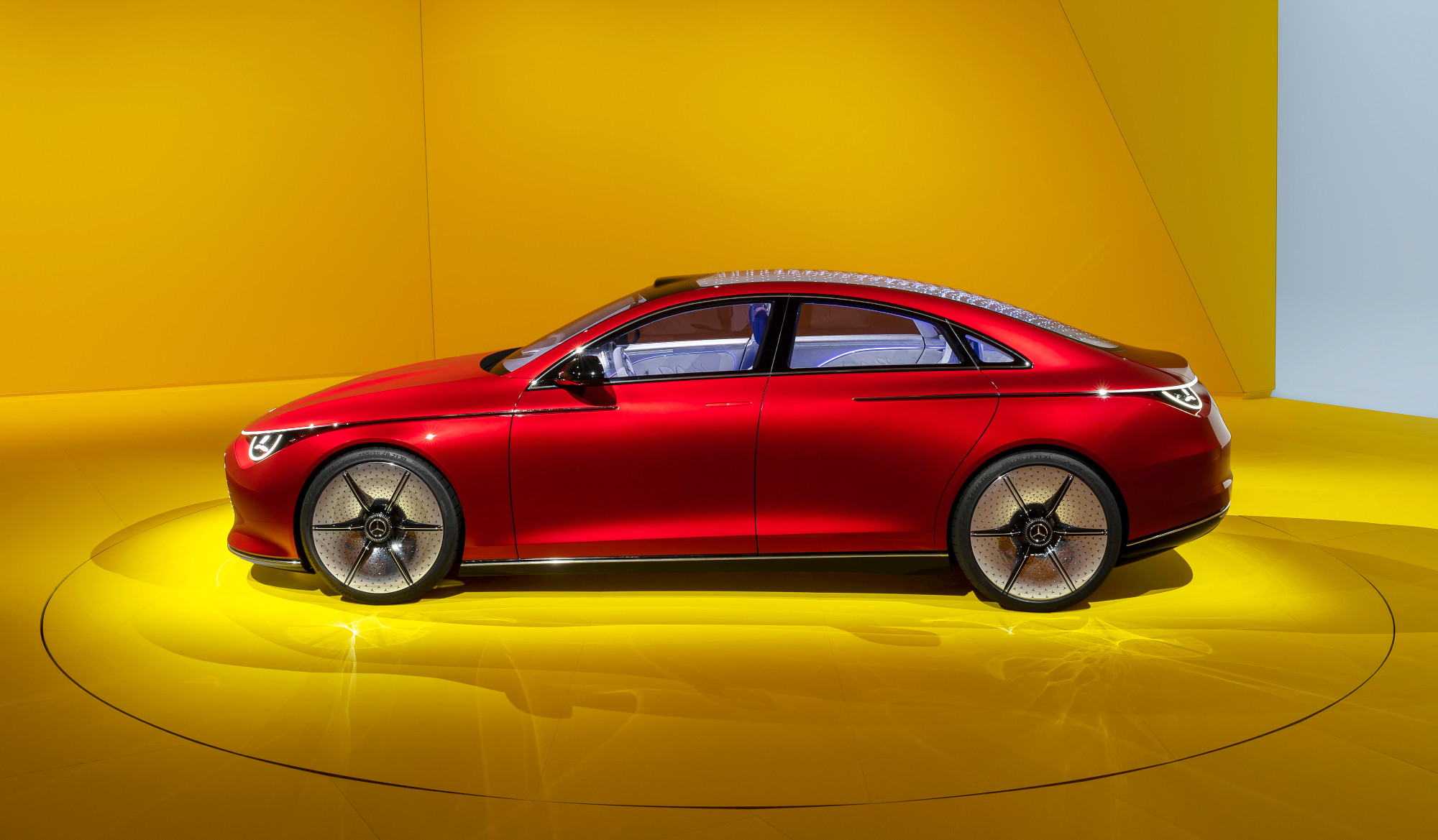 Imagen lateral de Mercedes Benz Concept CLA Class 