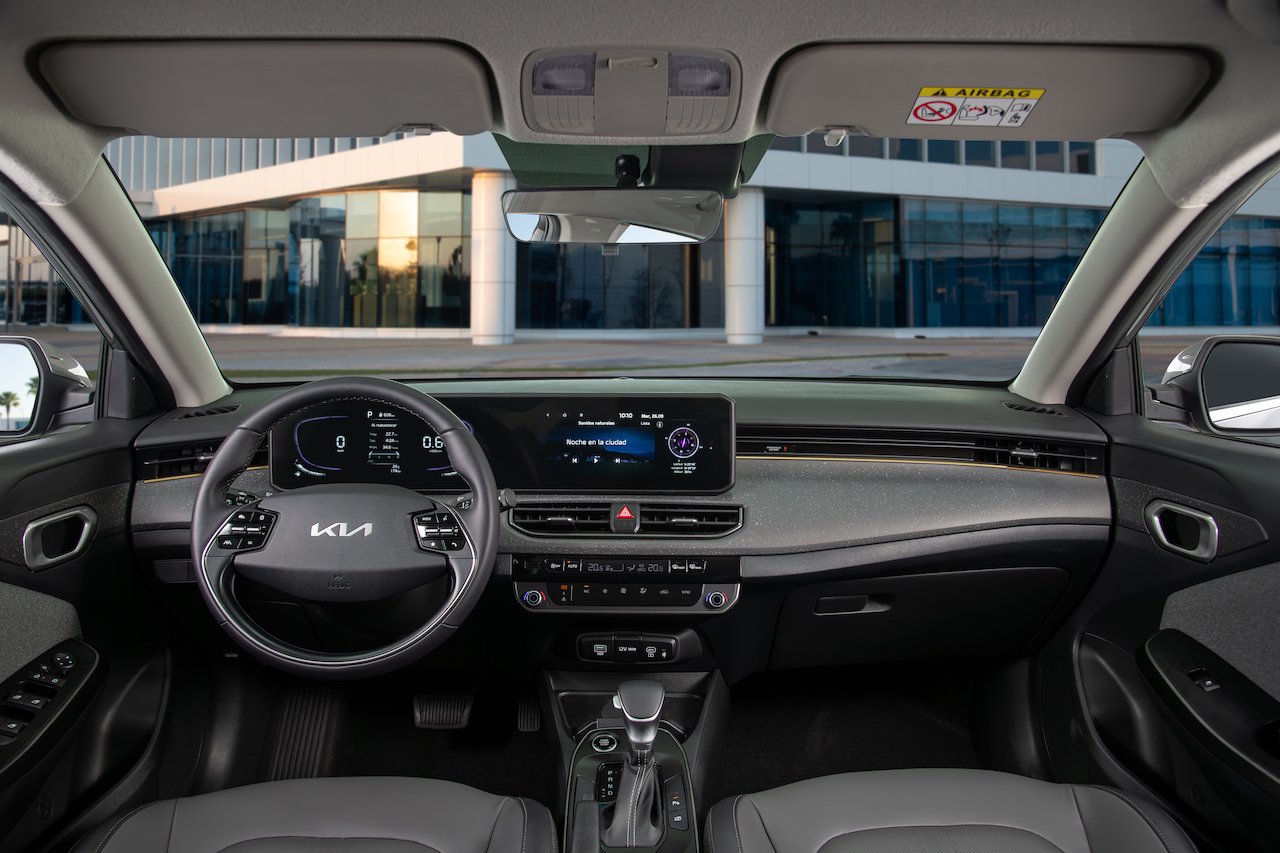 Kia K3 Sedán listo para su venta en México