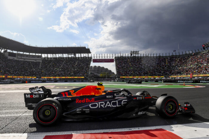 Charles Leclerc es el poleman del GP de la Ciudad de México, Pérez quinto