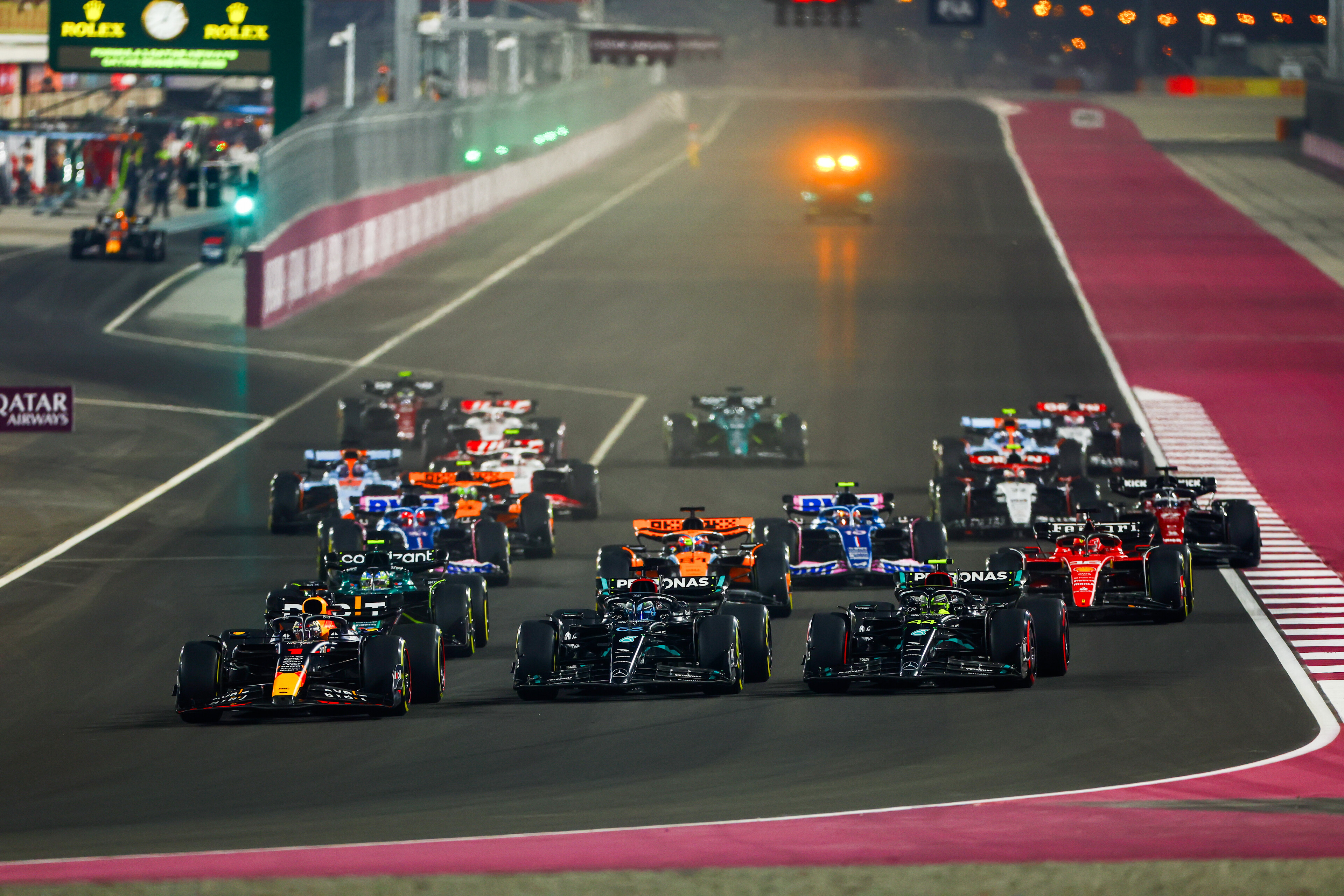 Verstappen logra la victoria en Qatar Piastri lidera podio de McLaren