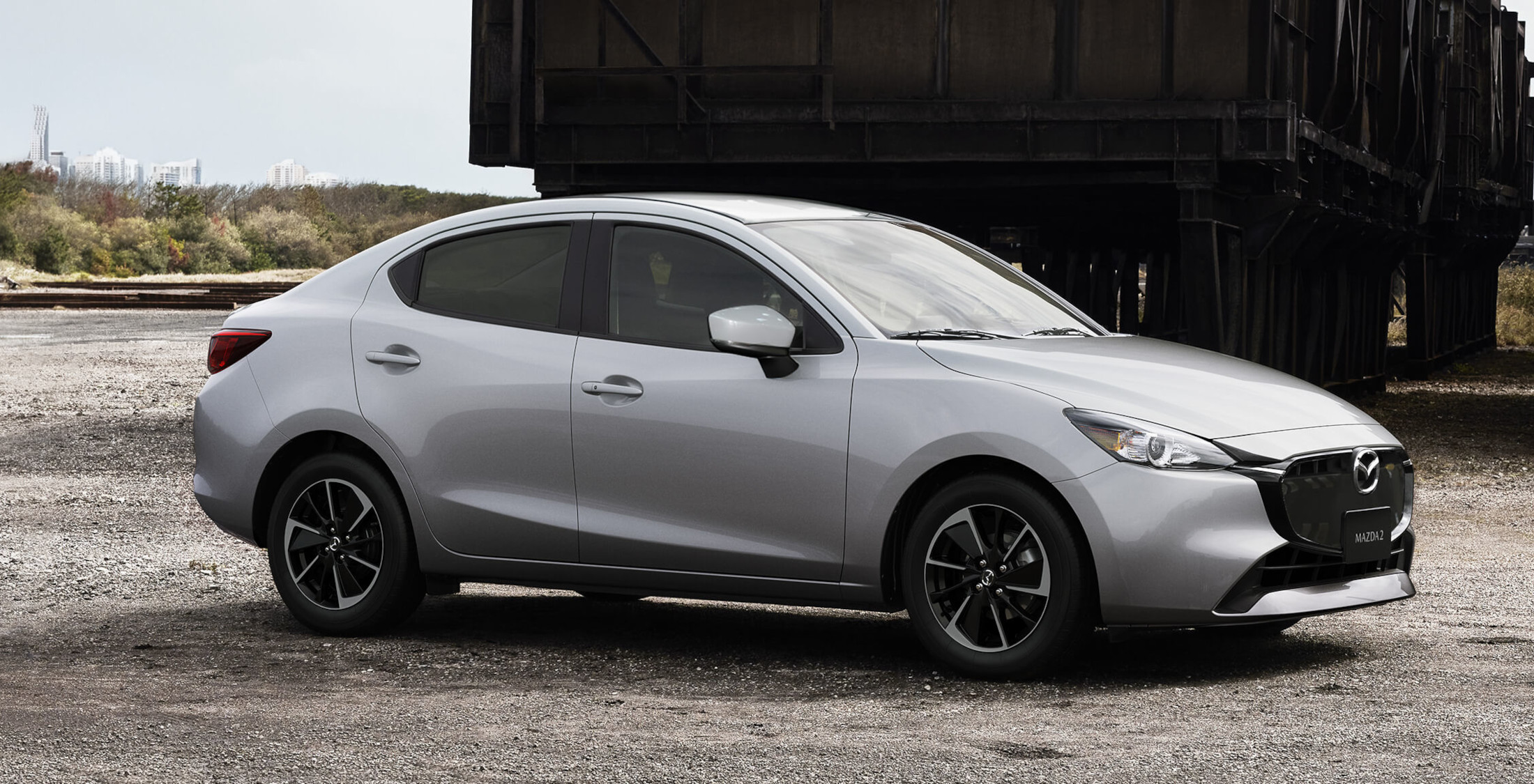 Mazda 2 sedán 2024