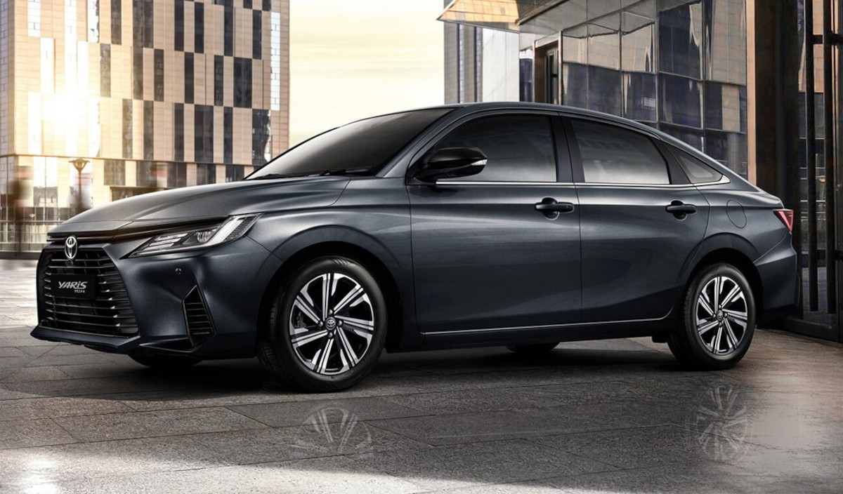 Toyota Yaris Sedán 2024