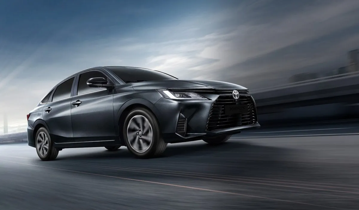 Toyota Yaris Sedán 2024
