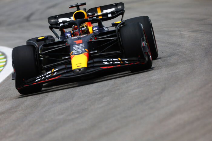 Verstappen logra la pole en Brasil tras la suspensión de la clasificación 
