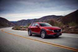 ¡Mazda más distribuidores, más ventas y una pick up!