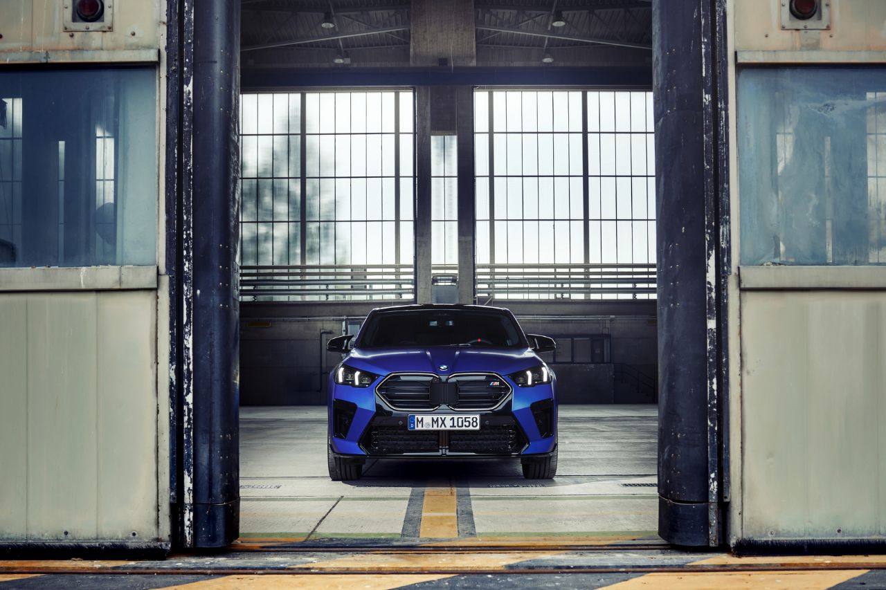 BMW cumple 30 años, fortalece gama con X2 nueva