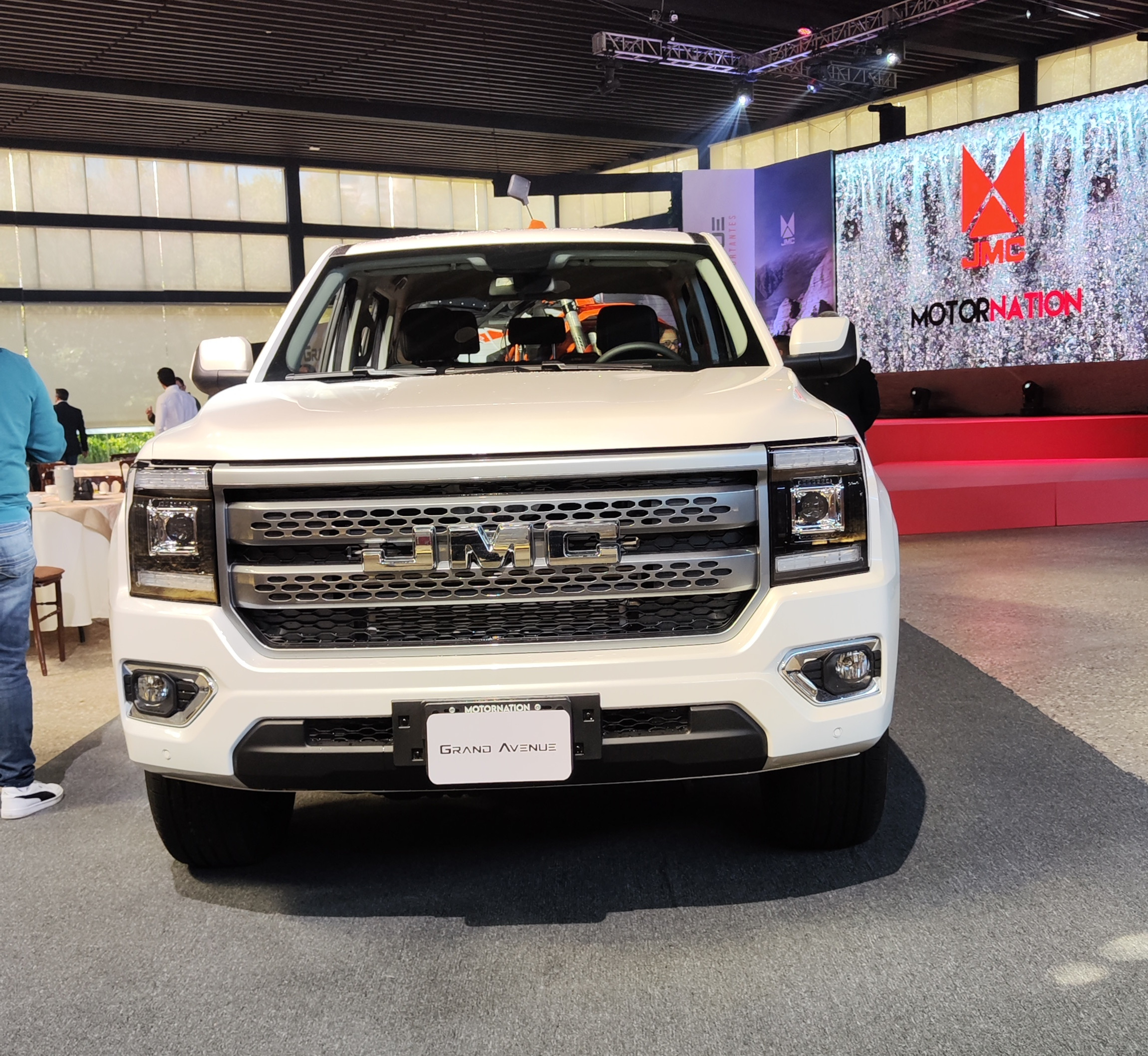 JMC Grand Avenue 2 | Memo Lira