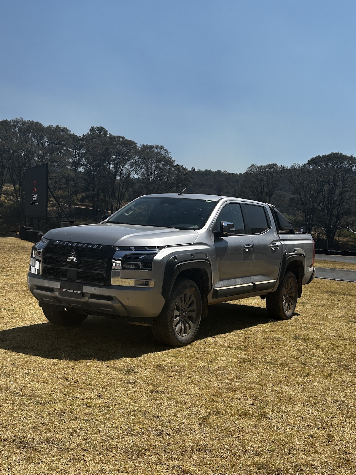 Nueva L200 | Memo Lira Esto es lo que sabemos de la nueva L200 de Mitsubishi y su nueva SUV compacta