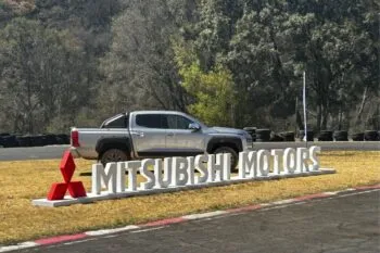 Esto es lo que sabemos de la nueva L200 de Mitsubishi y su nueva SUV compacta