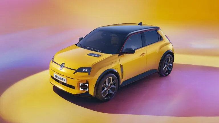 Renault Group alcanza un millón de vehículos eléctricos producidos en Francia