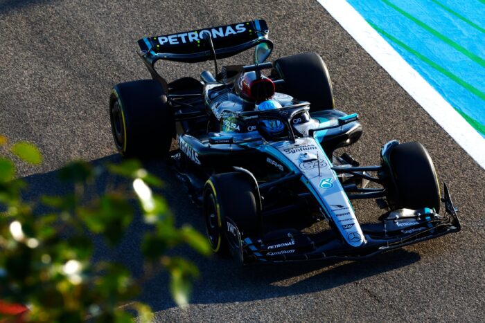 Verstappen lidera la primera mañana de test de pretemporada en Bahréin