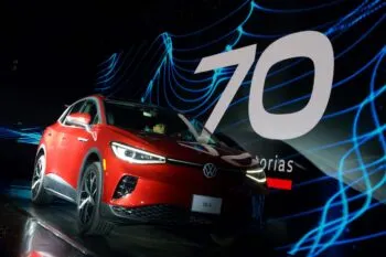 Volkswagen confirma su primer eléctrico y aumenta garantía