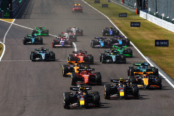 Verstappen gana el GP de Japón, Pérez segundo