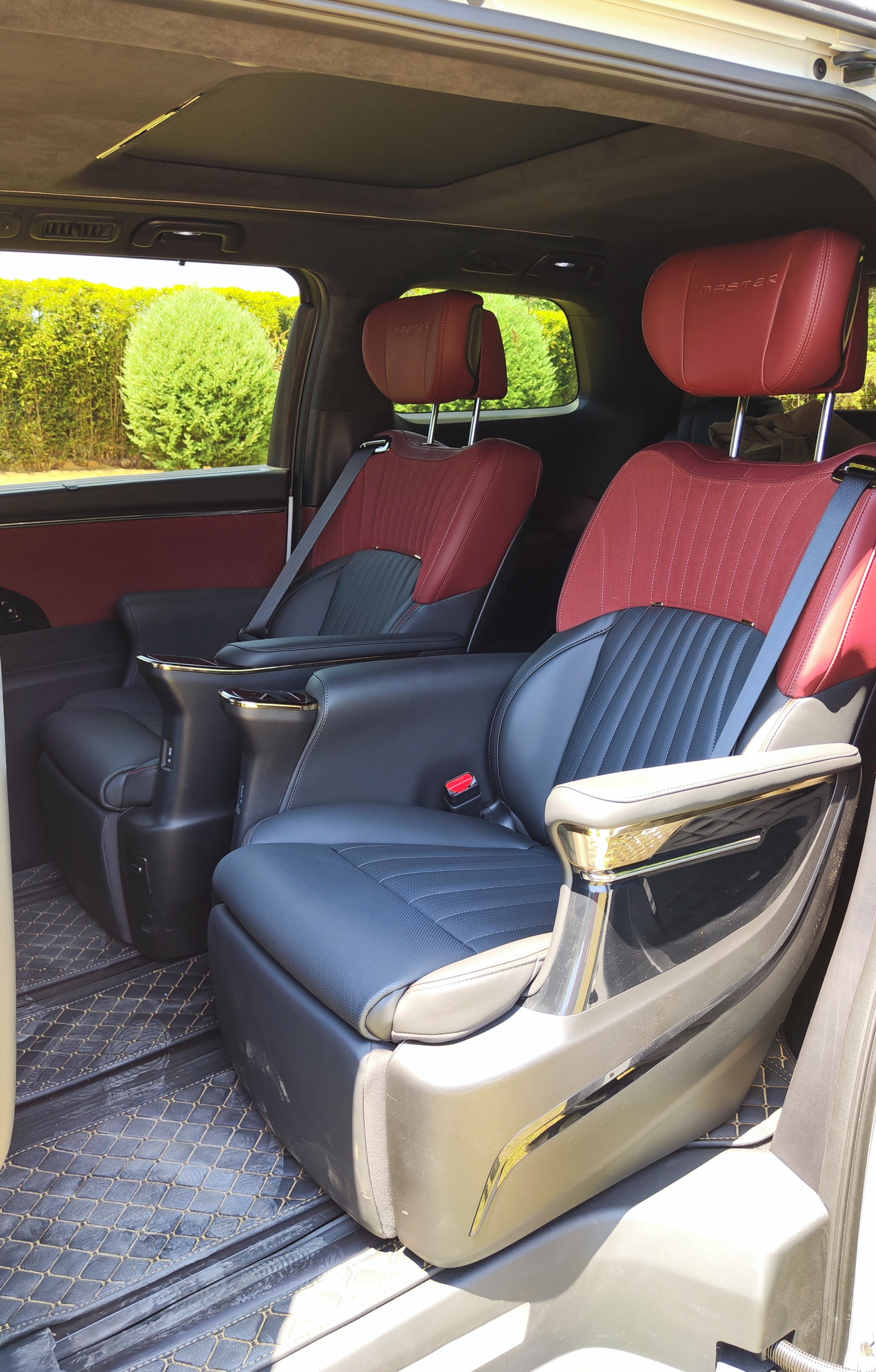 Asiento tipo capitán en segunda fila de GN8 de GAC Motor | Memo Lira Asiento tipo capitán en segunda fila de GN8 de GAC Motor