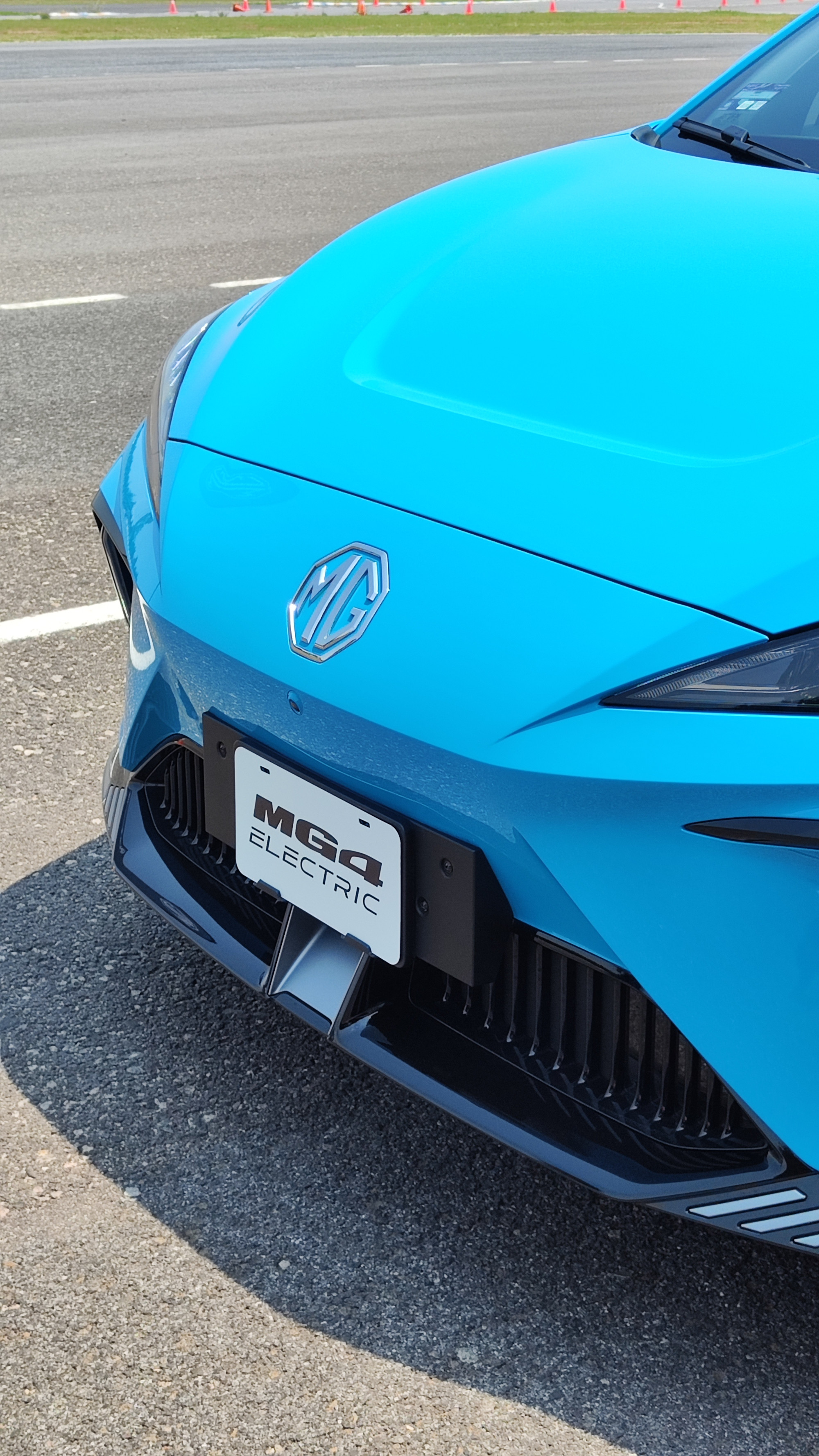 Frontal de MG4 X POWER