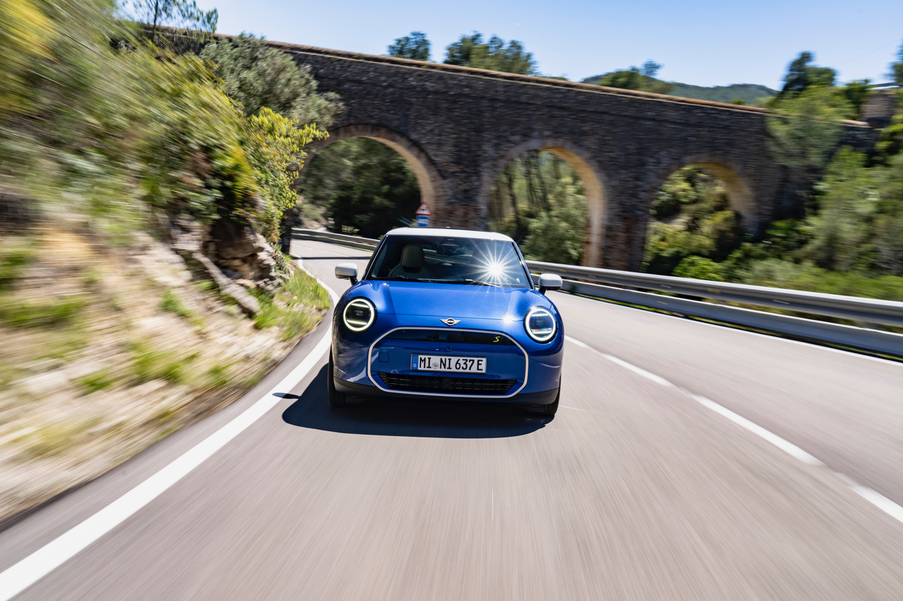 MINI | Memo Lira MINI se renueva totalmente va eléctrico y a gasolina