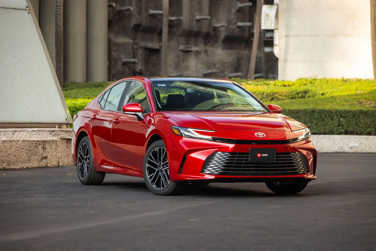 Se estrena la nueva generación del Toyota Camry 2025
