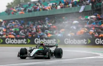 Hamilton gana el GP de Gran Bretaña tras vencer a Verstappen y Norris