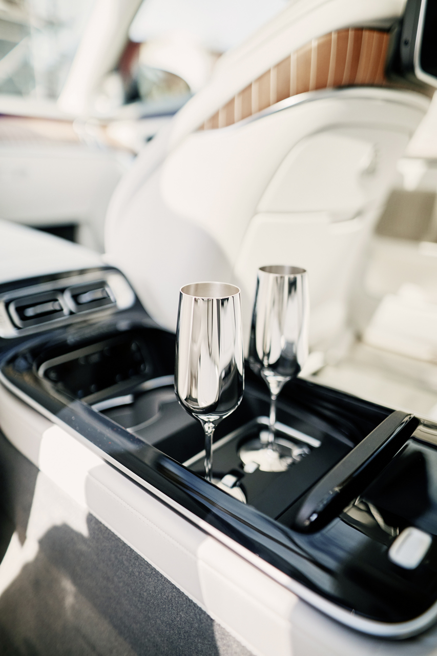 MercedesMaybach SKlasse zum 150jährigen Jubiläum von Robbe Berking MercedesMaybach SClass for the 150th anniversary of Robbe Berking | Memo Lira