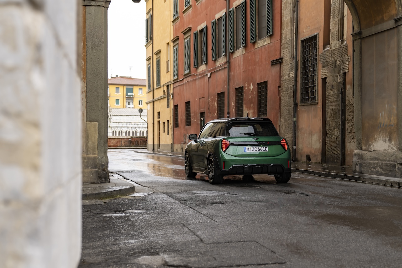 P90560043highResminicoopers07202 | Memo Lira