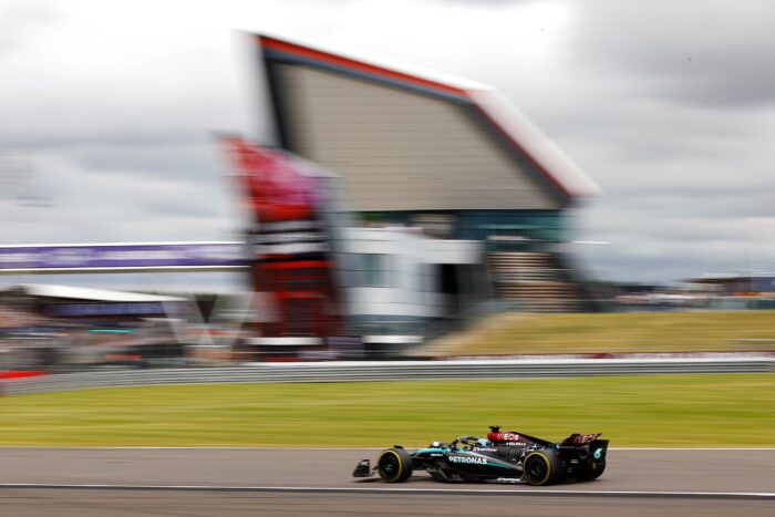 Russell logra la pole position en el GP de Gran Bretaña, Hamilton segundo