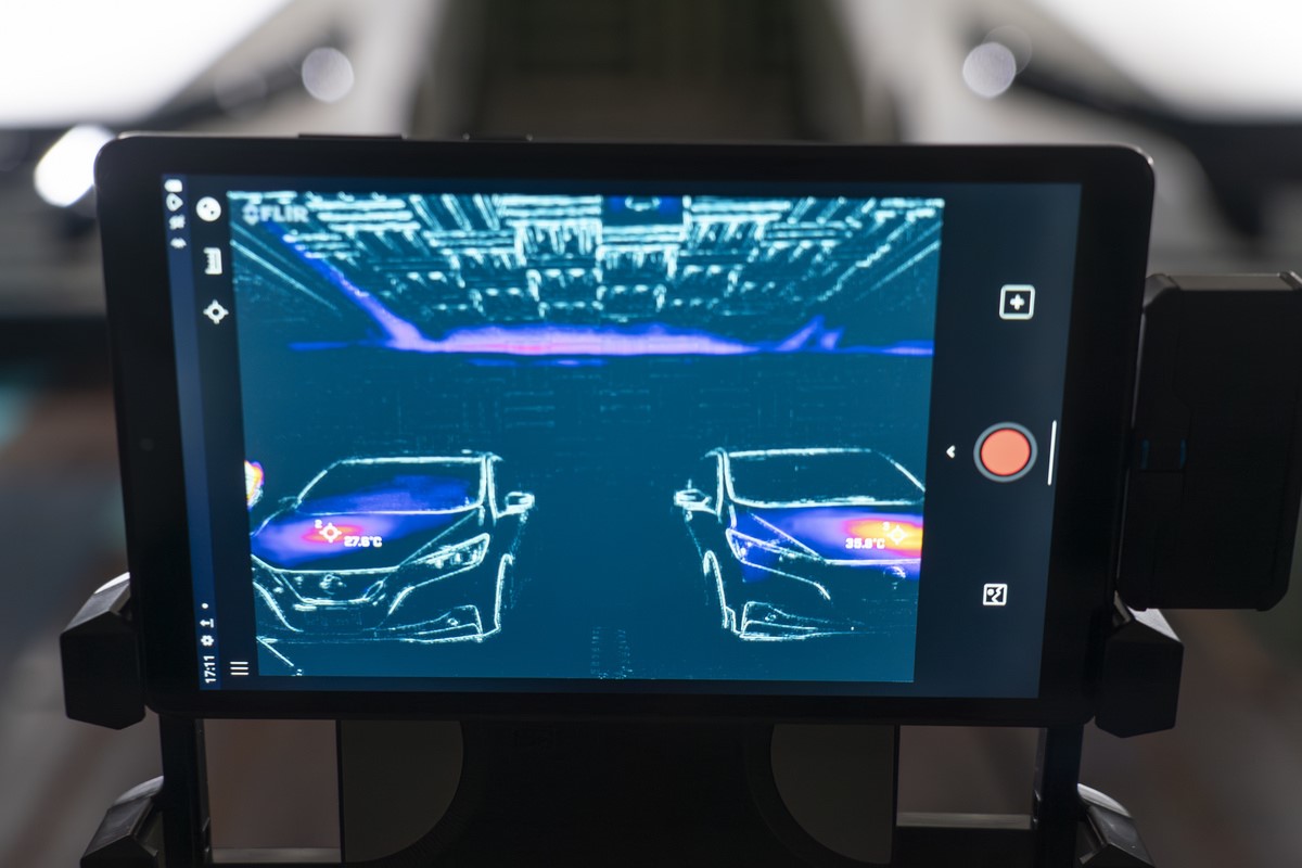 Nissan prueba una tecnología de pintura fría | Memo Lira