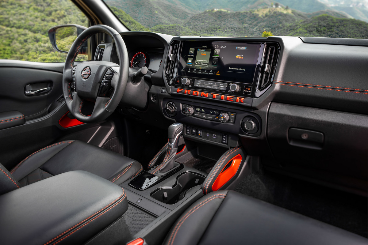 Interior Nissan Frontier 2025 | Memo Lira Interior Nissan Frontier 2025