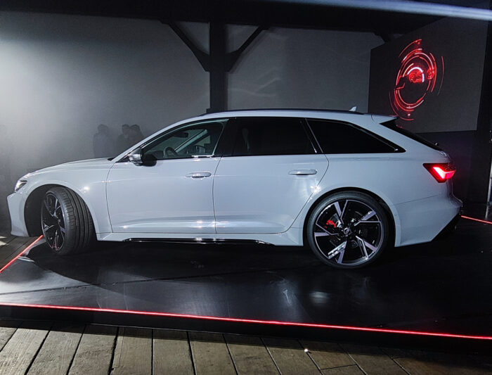 Audi RS6 Avant Performance 