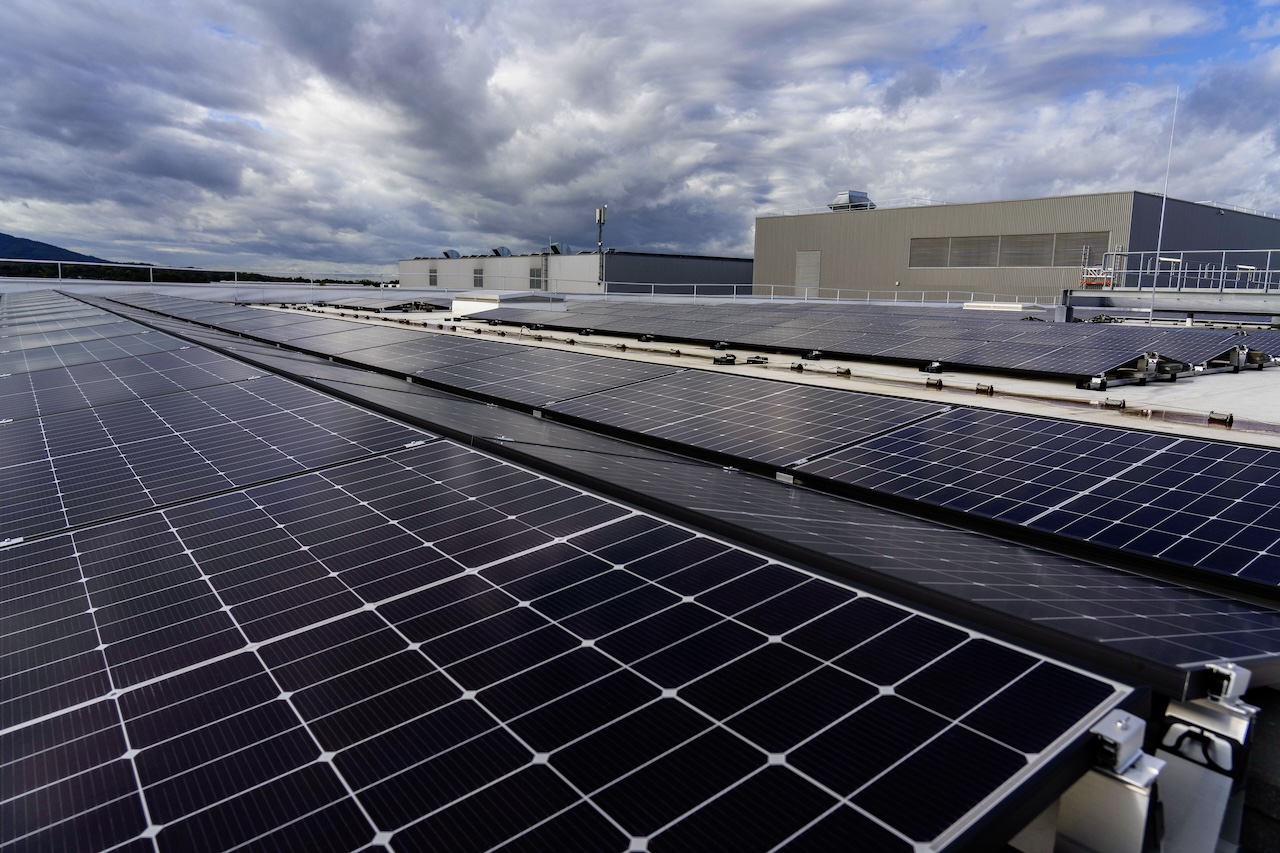 MercedesBenz schließt den BatterieKreislauf mit eigener RecyclingfabrikMercedesBenz opens own recycling factory to close the battery loop | Memo Lira Mercedes Benz logra reciclar baterías automotrices