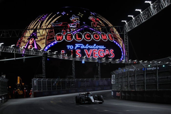 George Russell vence a Sainz y consigue la pole position en Las Vegas 