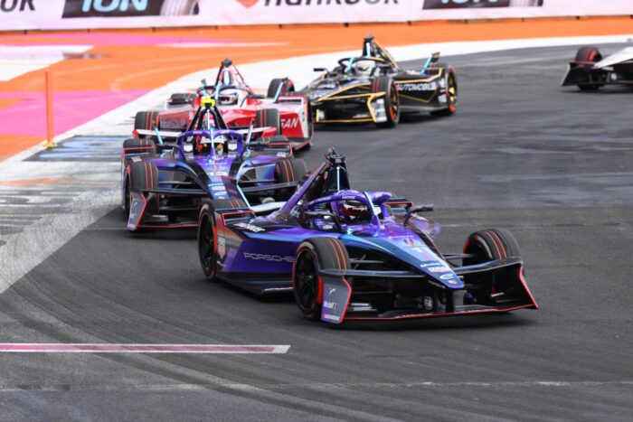 Oliver Rowland vence a Porsche y se lleva la victoria para Nissan en el E Prix de la Ciudad de México