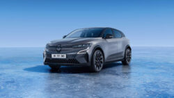 Renault Mégane E-Tech crece en opciones y equipamiento