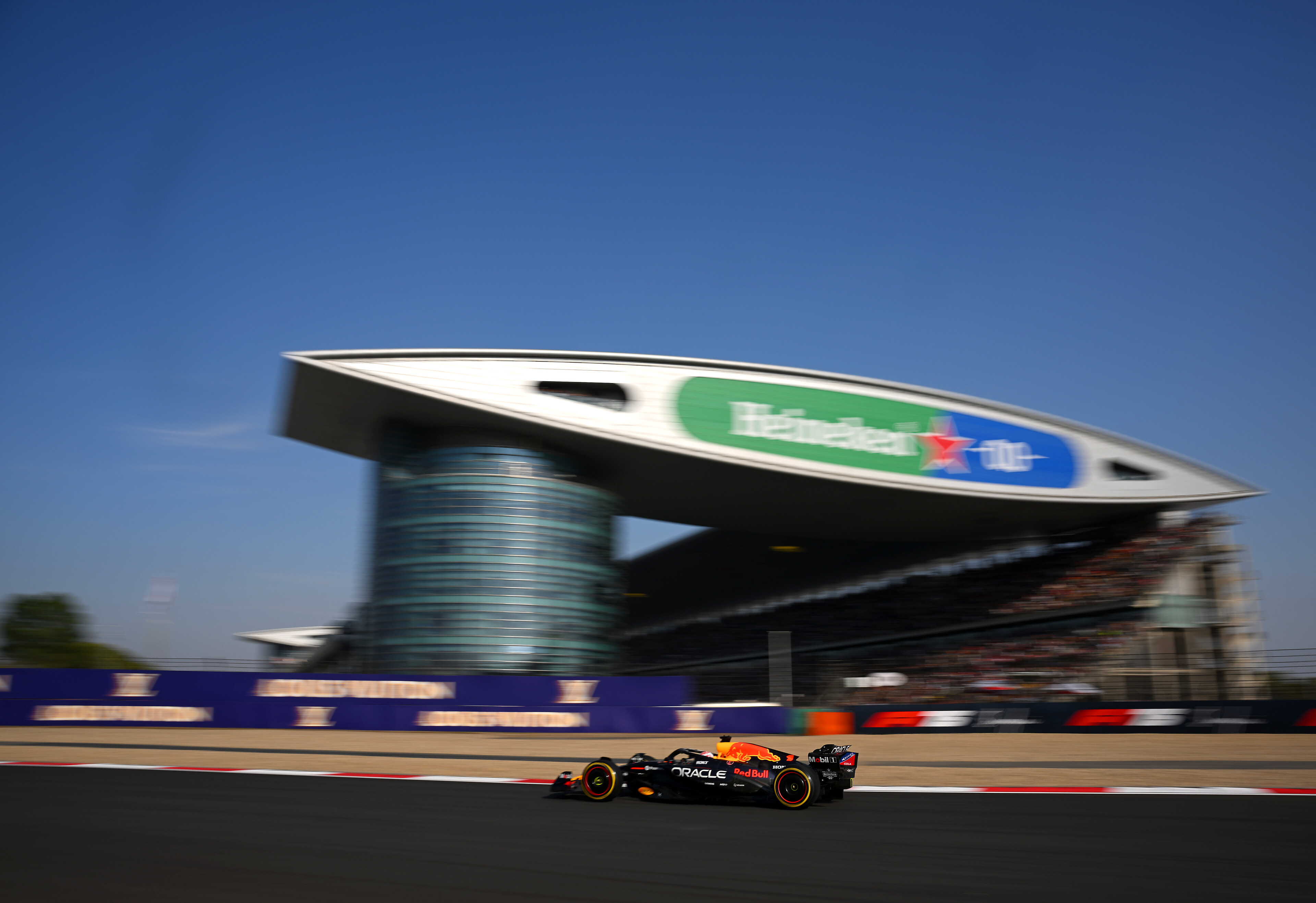 Oscar Piastri logra su primera pole position en la Fórmula 1 en China | Memo Lira Oscar Piastri logra su primera pole position en la Fórmula 1 en China