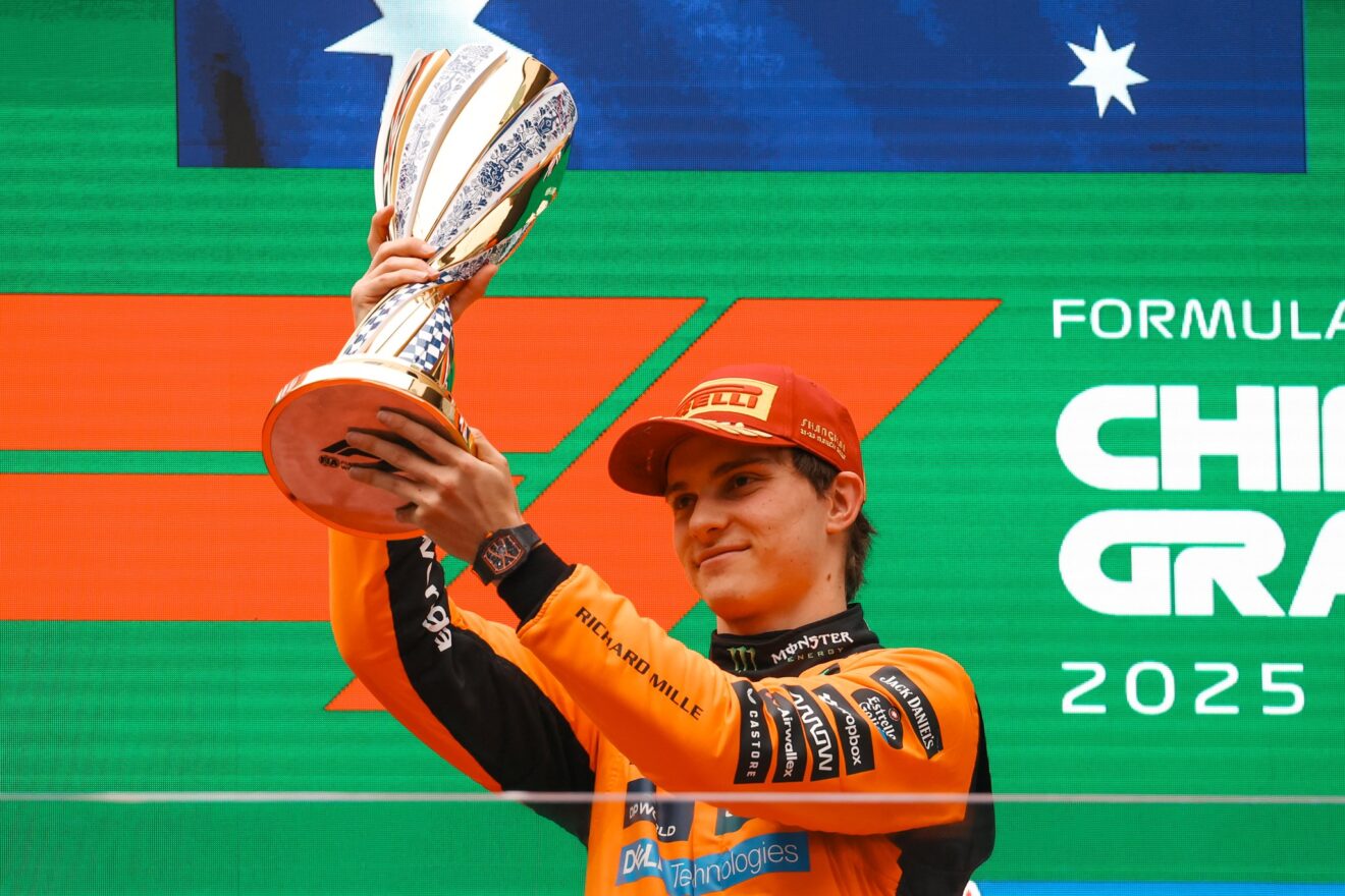 Oscar Piastri domina la carrera y se lleva la victoria en el GP de China