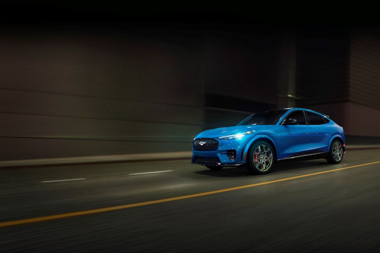 El nuevo Ford Mustang Mach-E 2025: la revolución eléctrica con alma salvaje y el respaldo de VEMO
