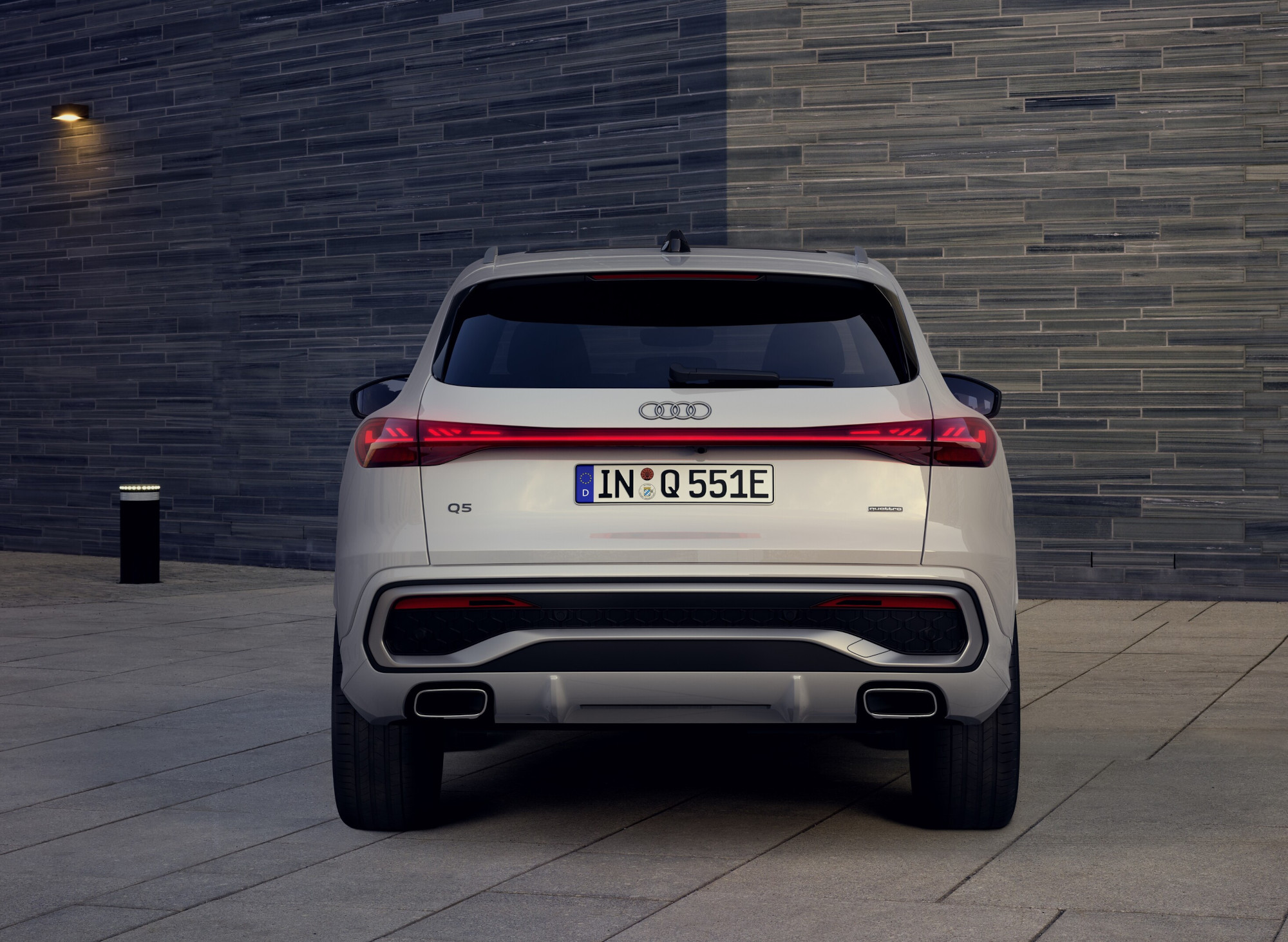 Audi Q5 SUV ehybrid | Memo Lira