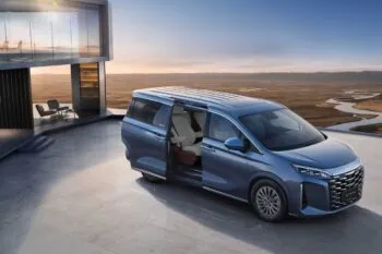 Lujo inteligente y autonomía sin límites: descubre la nueva BYD M9