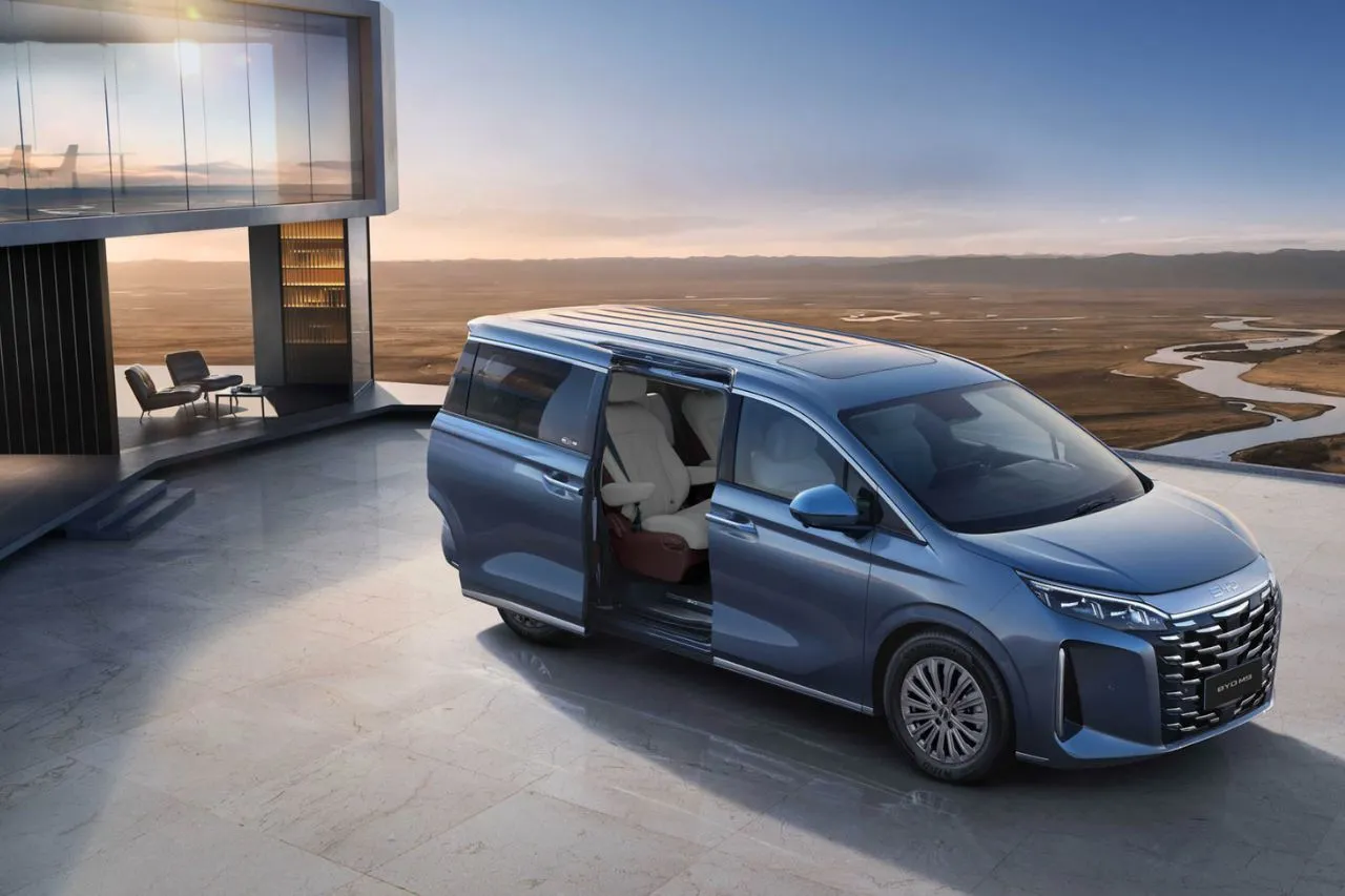 Lujo inteligente y autonomía sin límites: descubre la nueva BYD M9