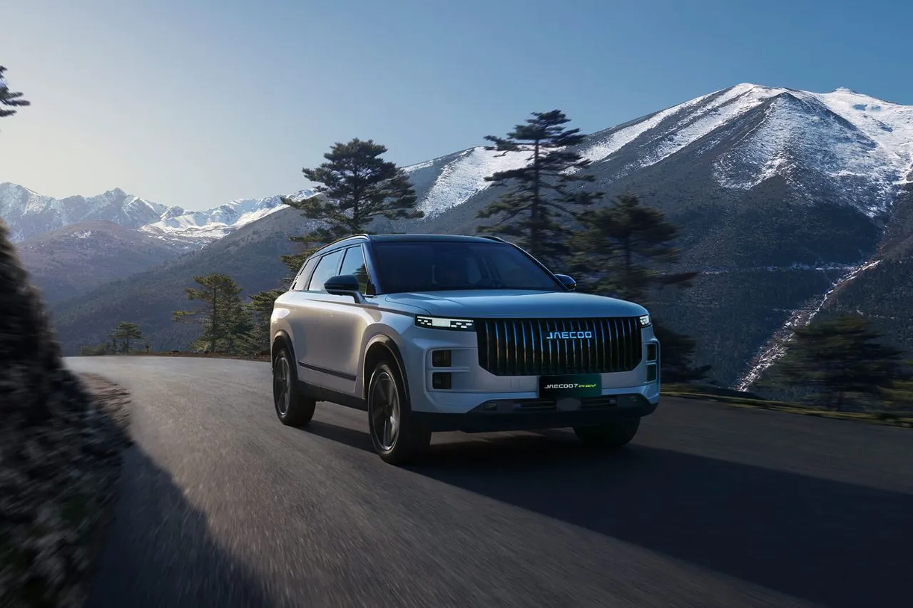 Híbridos enchufables, la marca de los mil kilómetros